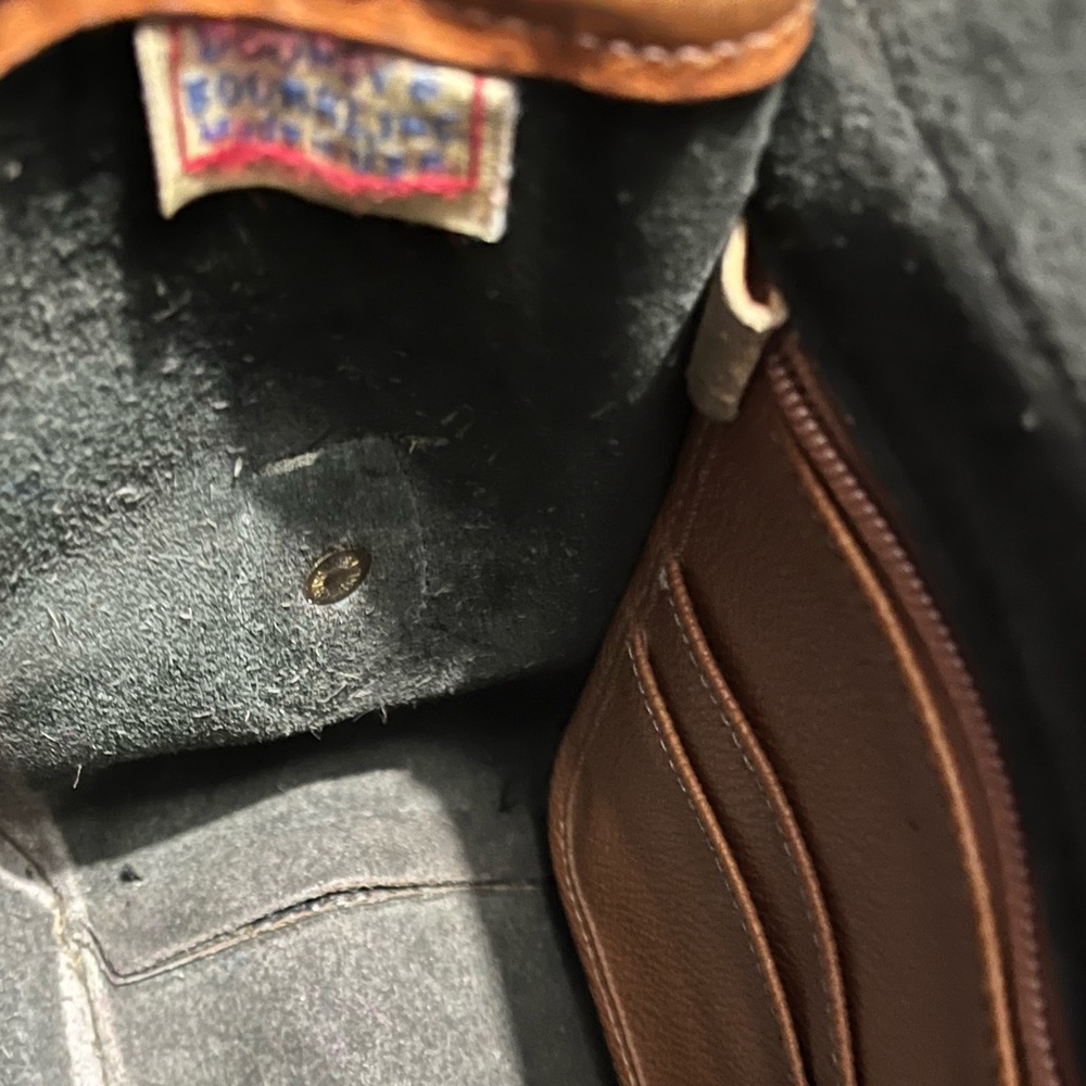 Dooney Bourke All Weather Shoulder Bag Leather Buckle Flap /Vintage!!! - Picture 11 of 16